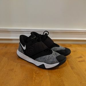 NIKE KD Trey 5 VI